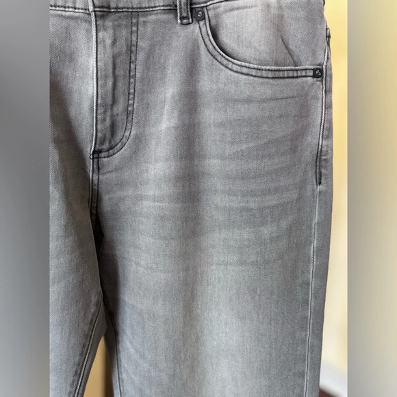 DL 1961 Light Grey Avery Modern Straight Cut Jeans Size 36x34 Unisex - Picture 6 of 7